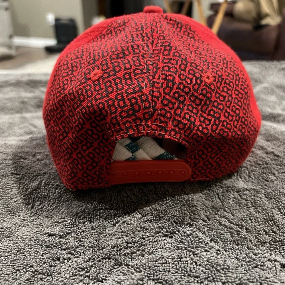 The Unbranded Brand boston red